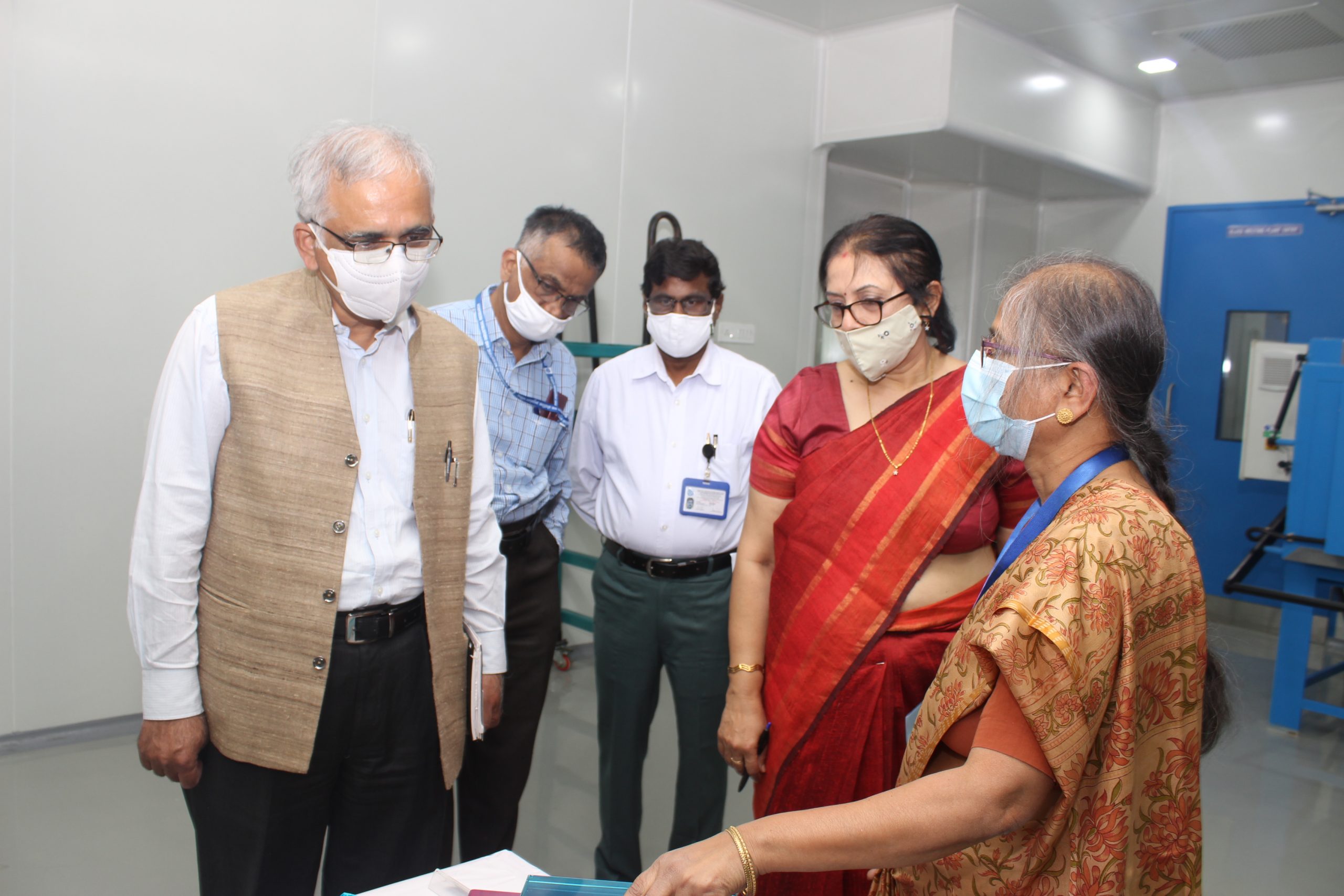 Lab visit of DG CSIR 2