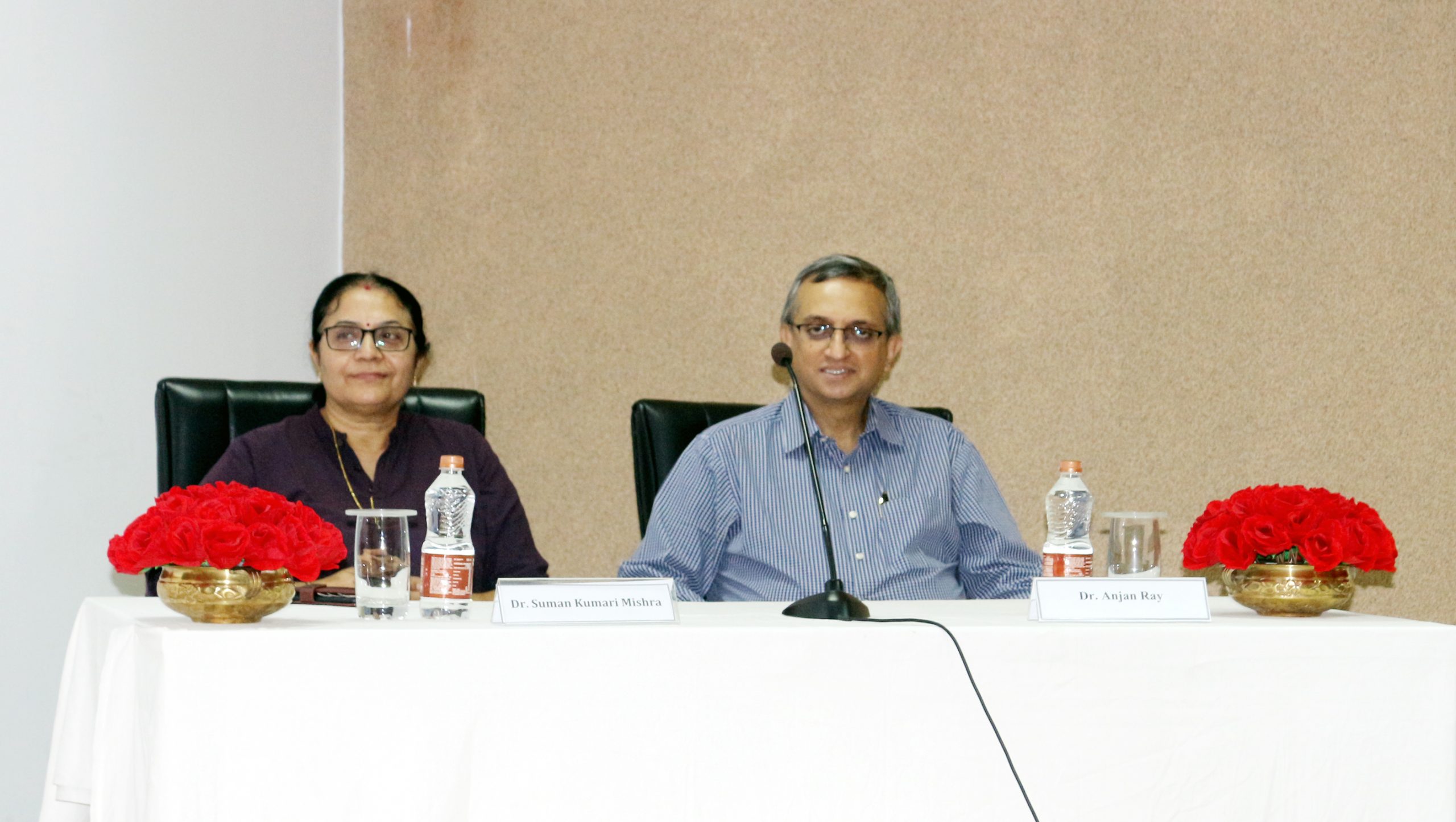 Director, CSIR-CGCRI and Dr. Anjan Ray, Director, CSIR-Indian Institute of Petroleum, Dehradun on the dais