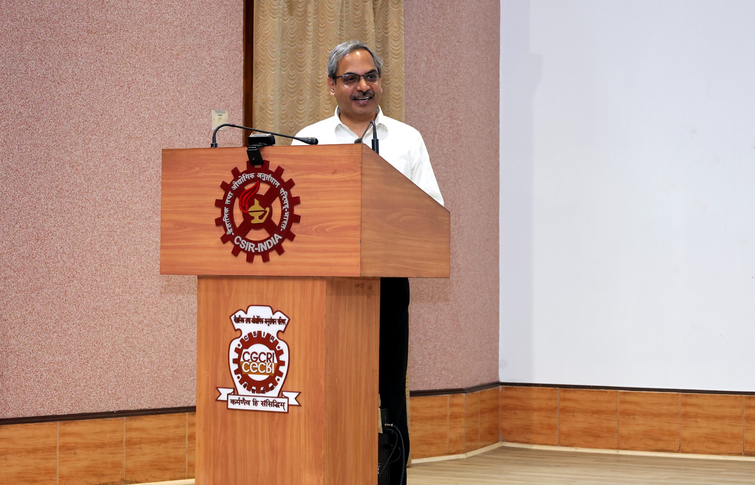 Special Lecture by Prof Venugopal Achanta, Director, CSIR-NPL on 07.01 (6)